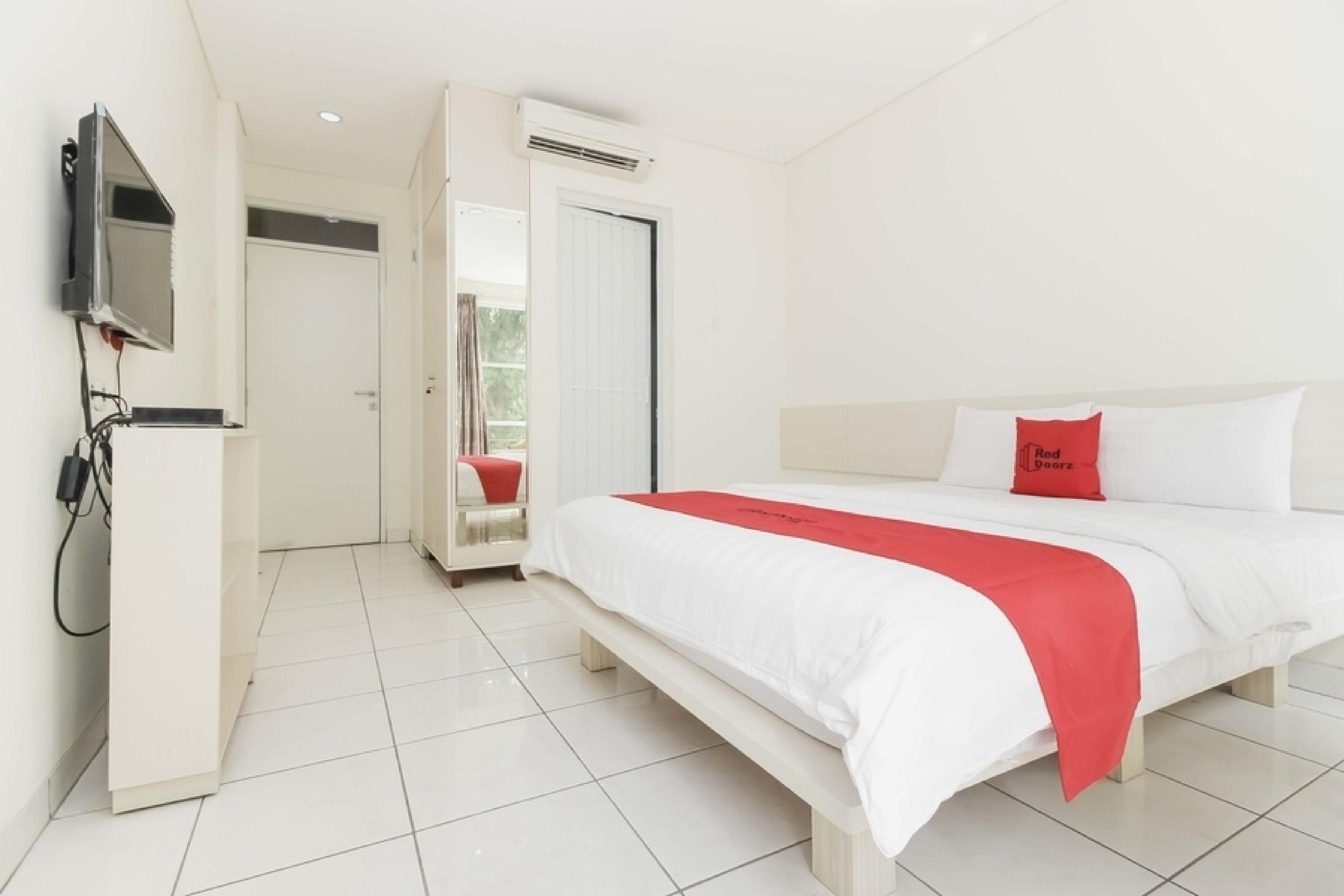 Reddoorz Near Pancoran Hotel Jakarta Exterior photo